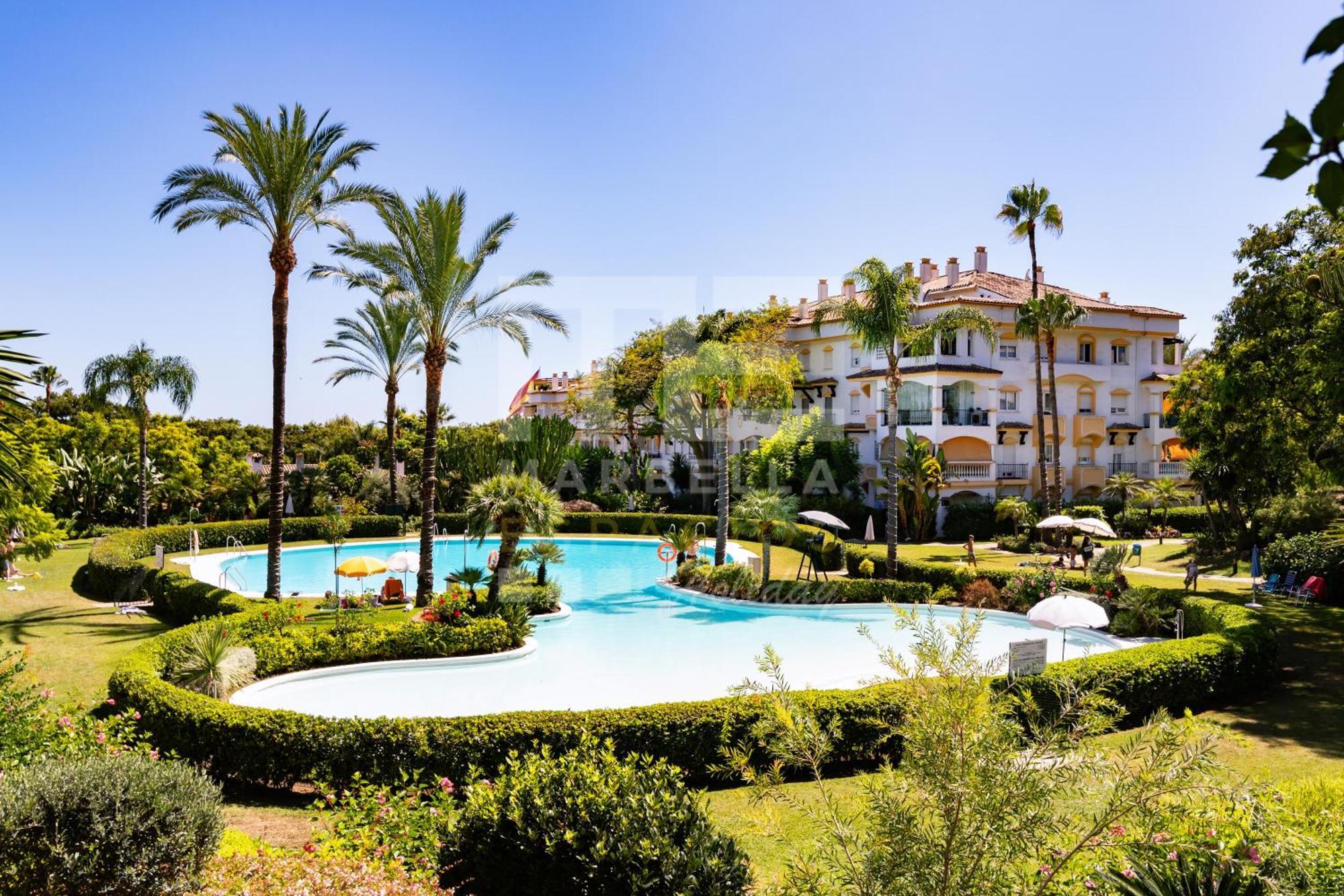 Amplio Planta Jardin Nagueles Marbellac